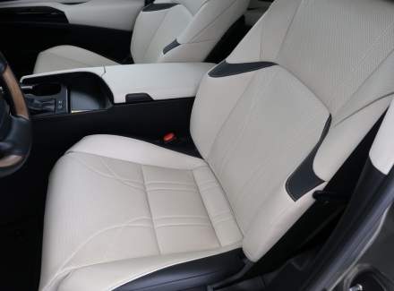 Lexus - ES