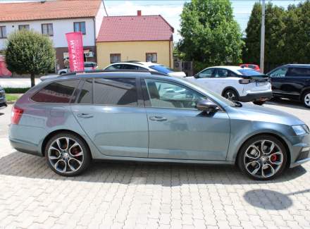 Škoda - Octavia