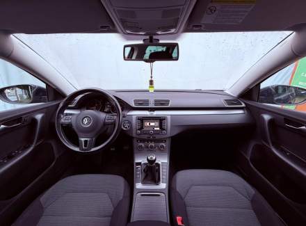 Volkswagen - Passat