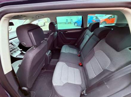 Volkswagen - Passat