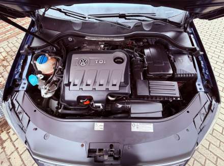 Volkswagen - Passat