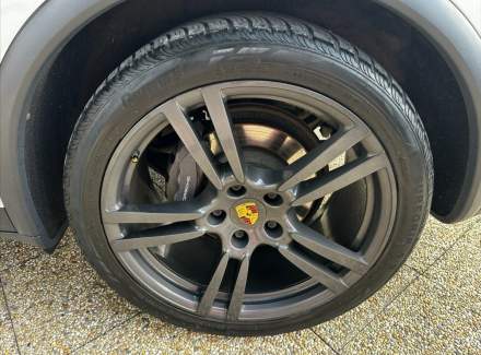 Porsche - Cayenne