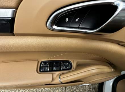 Porsche - Cayenne