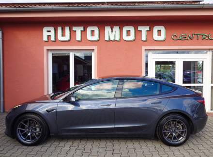 Tesla - Model 3
