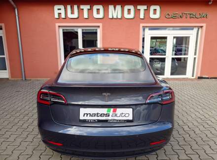 Tesla - Model 3