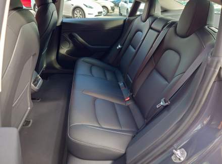 Tesla - Model 3