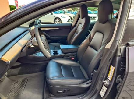 Tesla - Model 3