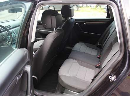 Volkswagen - Passat