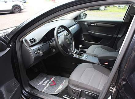 Volkswagen - Passat