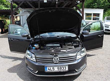 Volkswagen - Passat