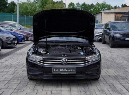 Volkswagen - Passat
