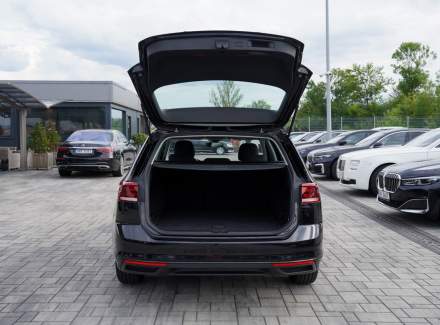 Volkswagen - Passat