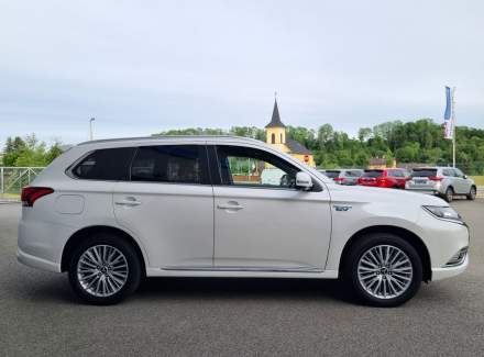 Mitsubishi - Outlander
