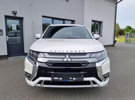 Mitsubishi - Outlander