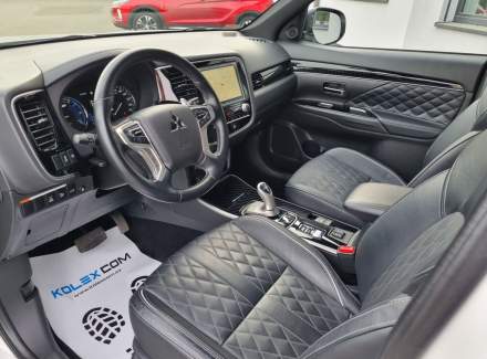 Mitsubishi - Outlander