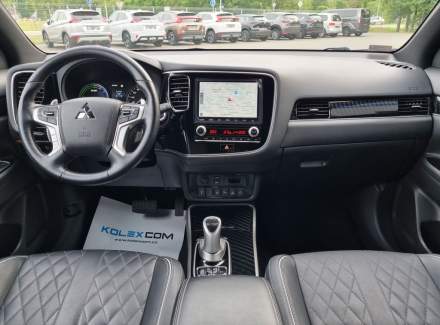 Mitsubishi - Outlander