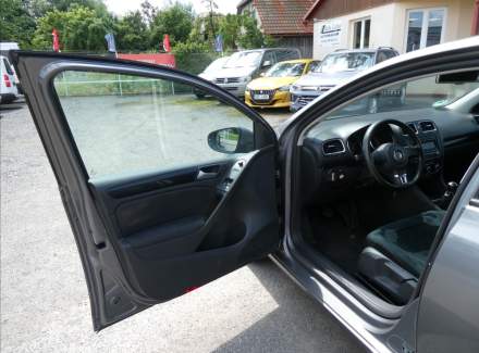 Volkswagen - Golf