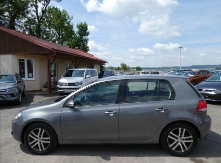 Volkswagen - Golf