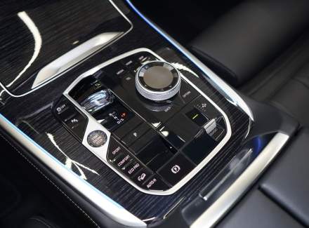 BMW - X7