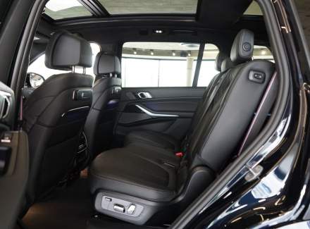BMW - X7