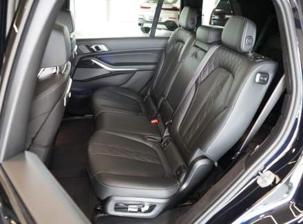 BMW - X7