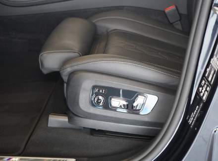 BMW - X7