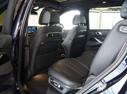 BMW - X7