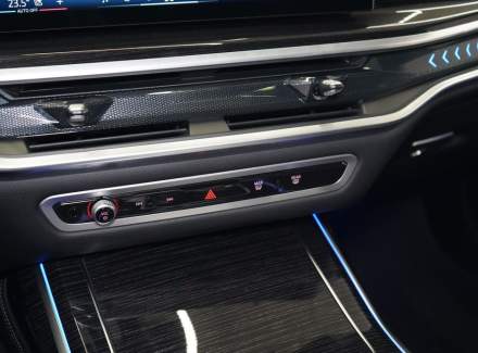 BMW - X7