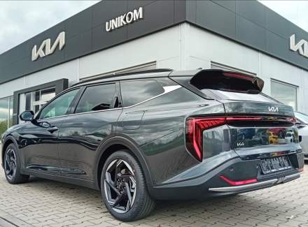 Kia - K4
