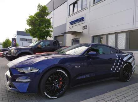 Ford - Mustang