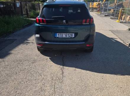 Peugeot - 5008