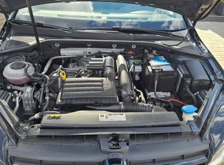 Volkswagen - Golf