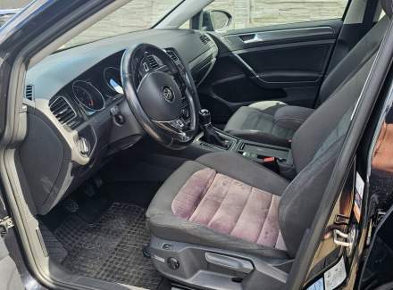 Volkswagen - Golf