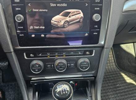 Volkswagen - Golf