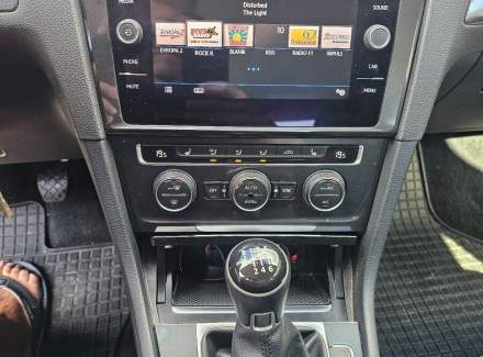 Volkswagen - Golf