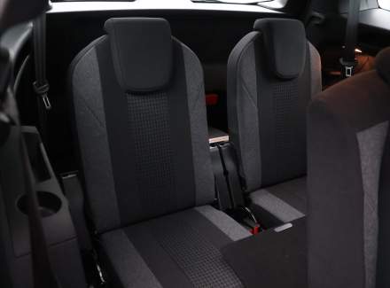 Peugeot - 5008