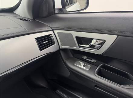 Jaguar - XF