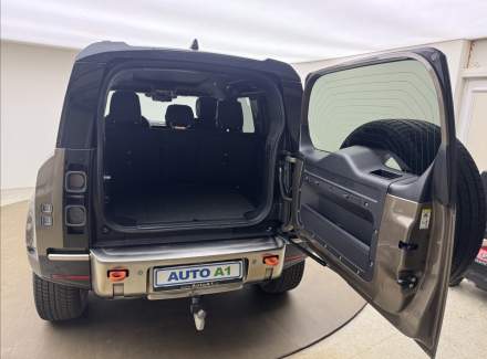Land Rover - Defender