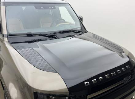 Land Rover - Defender