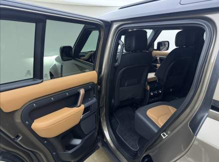 Land Rover - Defender