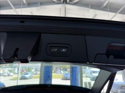 Volvo - V90