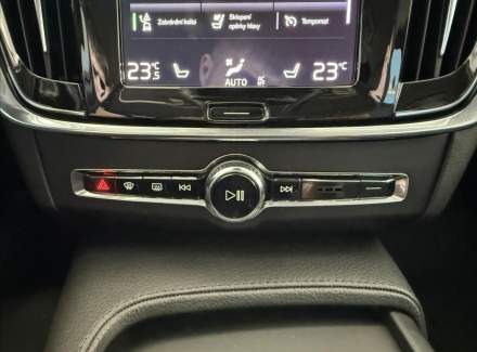 Volvo - V90