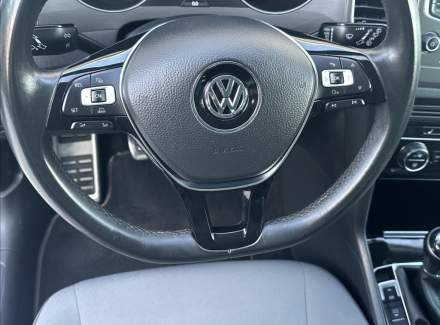 Volkswagen - Golf