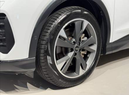 Audi - Q4 e-tron