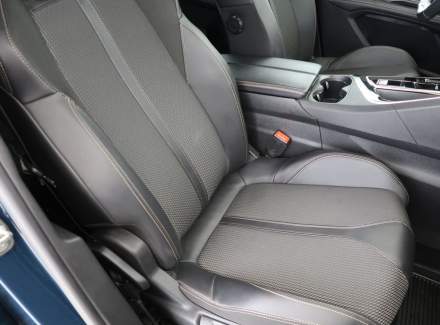 Peugeot - 5008