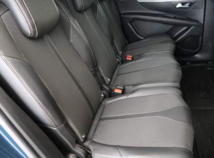 Peugeot - 5008