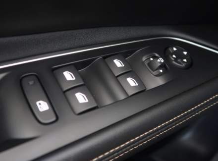 Peugeot - 5008