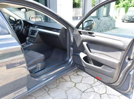 Volkswagen - Passat