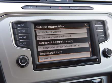 Volkswagen - Passat