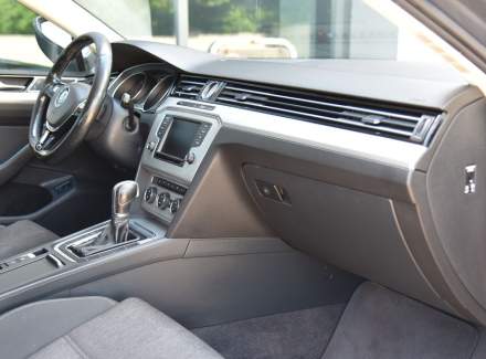 Volkswagen - Passat